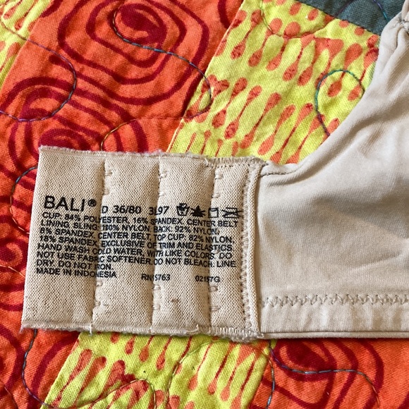 NWOT Bali bra - Picture 4 of 4